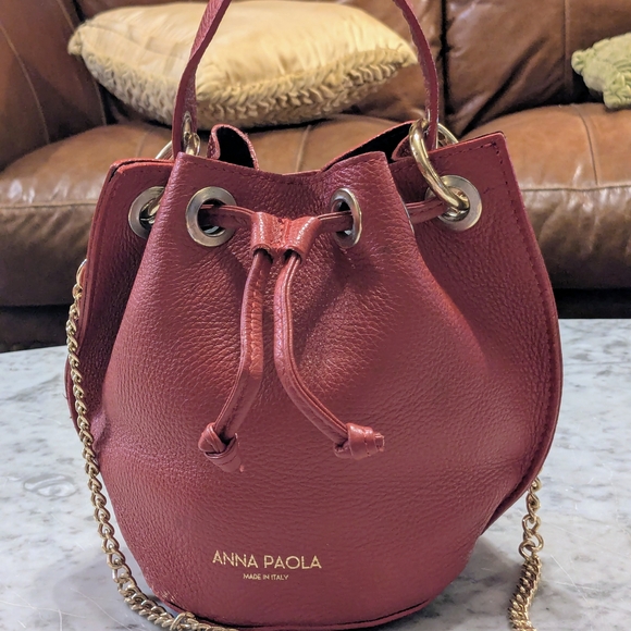 Anna Paola Handmade Red Leather Bucket Bag with Gold Chain - Picture 1 of 12
